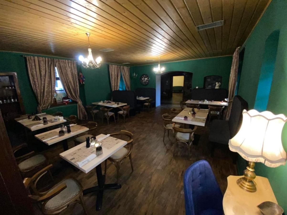 Hotel La Mosie Haţeg Exterior foto